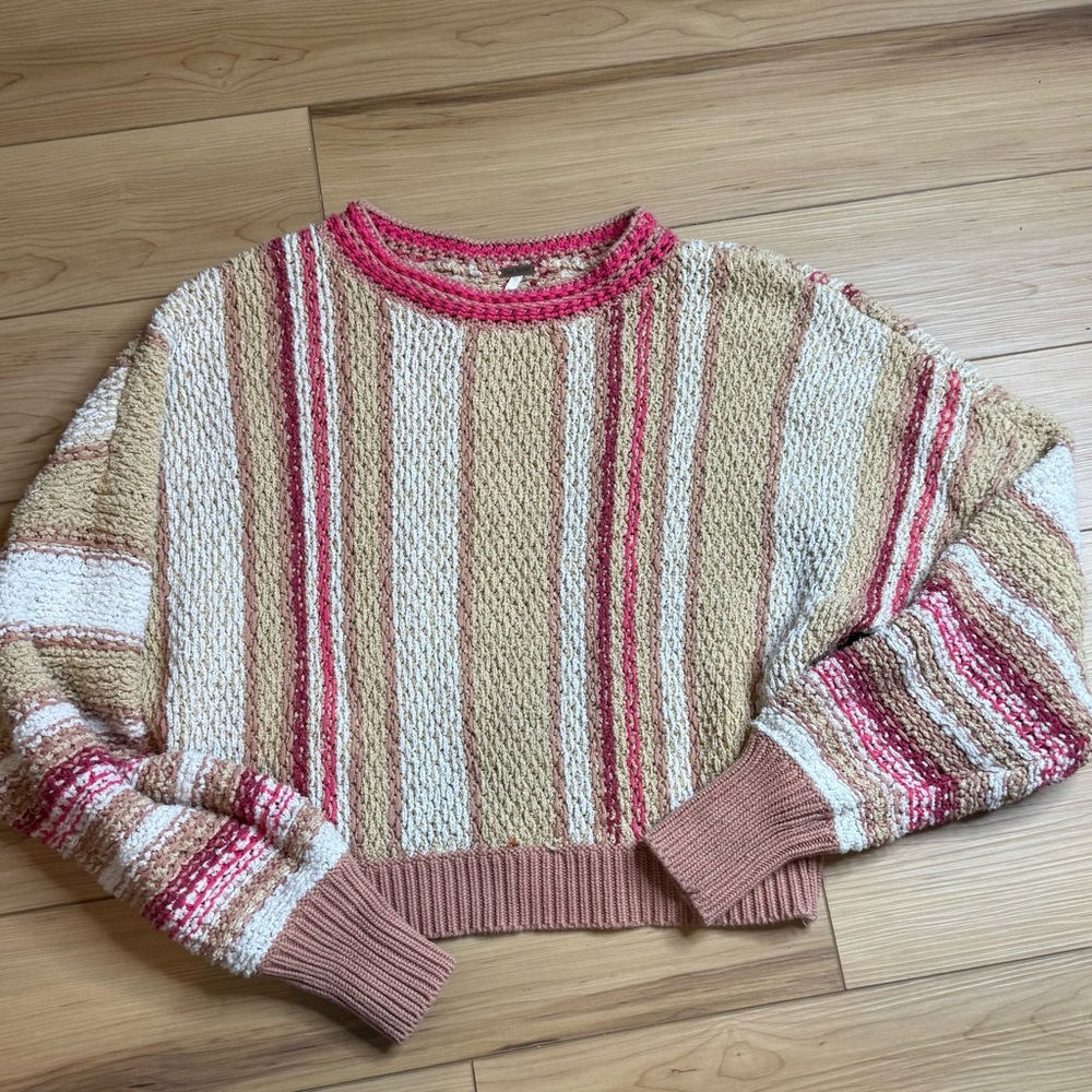 Women’s small long sleeved shirts, blouse, and sweater lot. All barely worn! - Picture 3 of 12